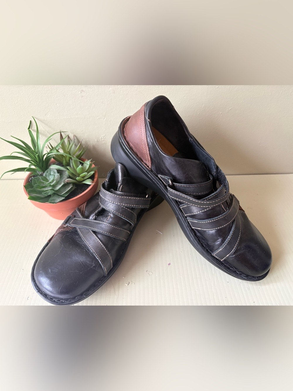 Naot Women's Black Brown Leather Slip-On Velcro Loafers Mambo Sz 41